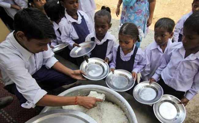 childrenwithoutaadhaarwillcontinuetogetmiddaymeals:govt